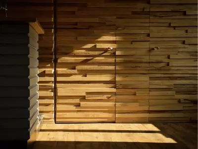 Dettaglio di Desing in legno alla Casa Cantoniera