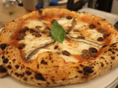 La Pizza Cetara in Sicilia della Casa Cantoniera